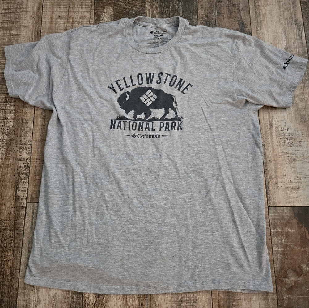 Men's Grey Columbia Yellowstone National Park T-shirt Size Xl. Buffalo Figure